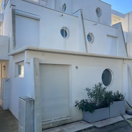 Apartment Marina Belle Vue Avec Appontement Le Grau-du-Roi