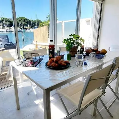 Marina Belle Vue Avec Appontement Apartment
